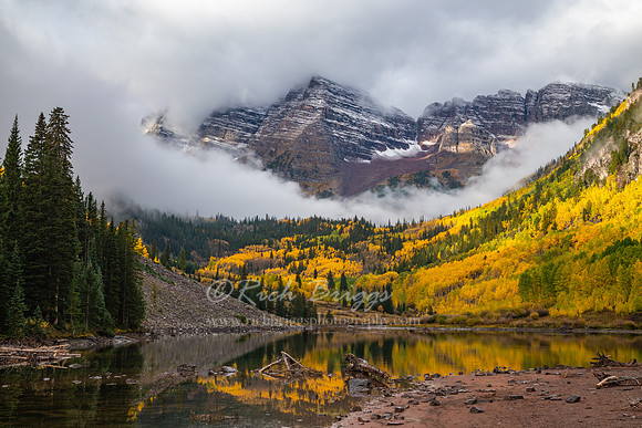 Maroon Bells on a Cloudy Fall Day